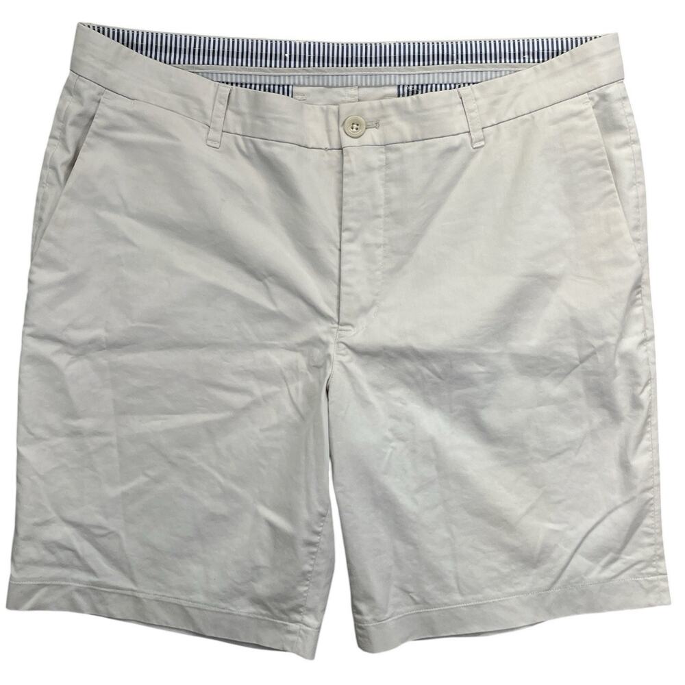 Holderness & Bourne Men’s Tailored Fit Golf Shorts Size 35 Khaki Golf Club Logo